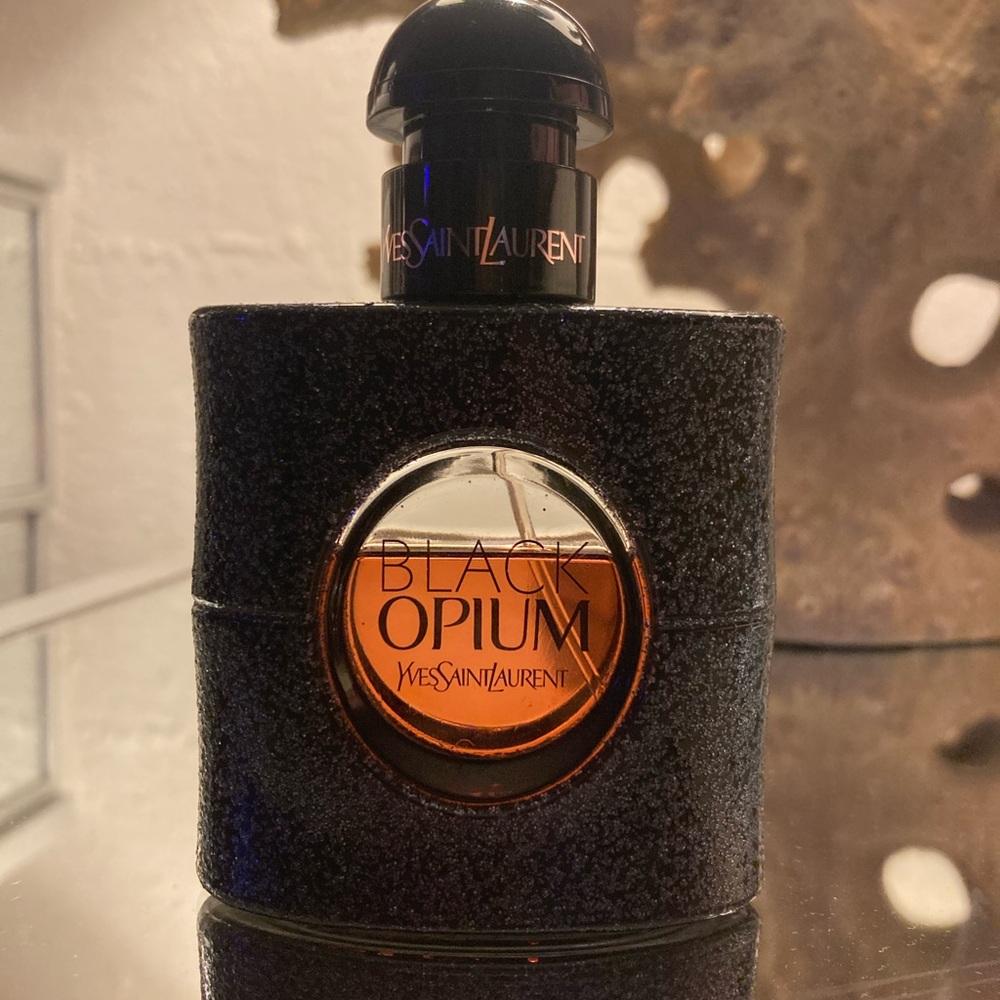 Yves Saint Laurent Black Opium Perfume